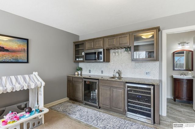 4305 Waterford Avenue, Bellevue, NE 68123