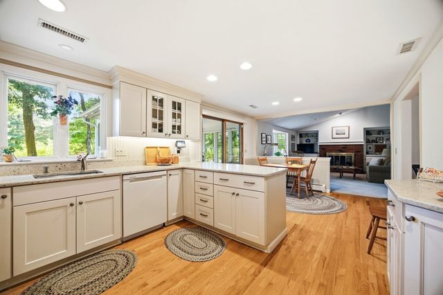 6 Centerwood Drive, Wilbraham, MA 01095