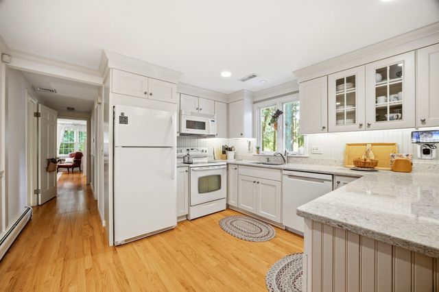 6 Centerwood Drive, Wilbraham, MA 01095