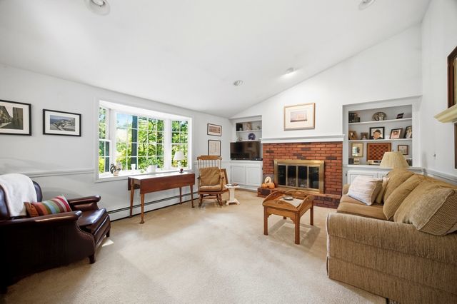 6 Centerwood Drive, Wilbraham, MA 01095