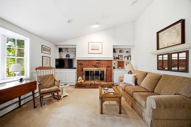 6 Centerwood Drive, Wilbraham, MA 01095