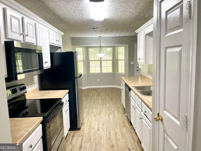 215 Mountain Ridge, Covington, GA 30016