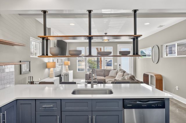 927B Thomas Ave, Nashville, TN 37216