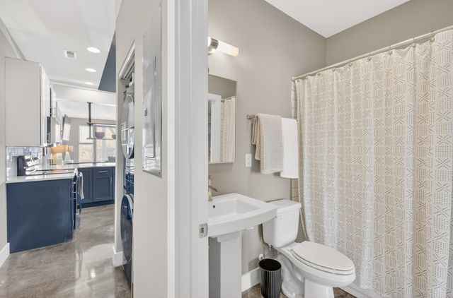 927B Thomas Ave, Nashville, TN 37216