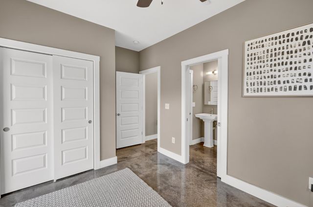 927B Thomas Ave, Nashville, TN 37216