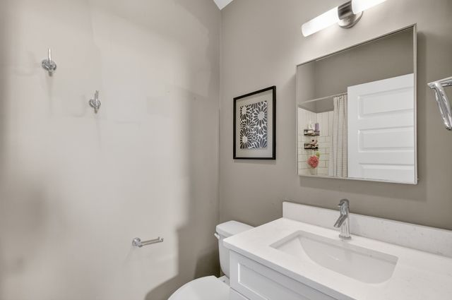 927B Thomas Ave, Nashville, TN 37216