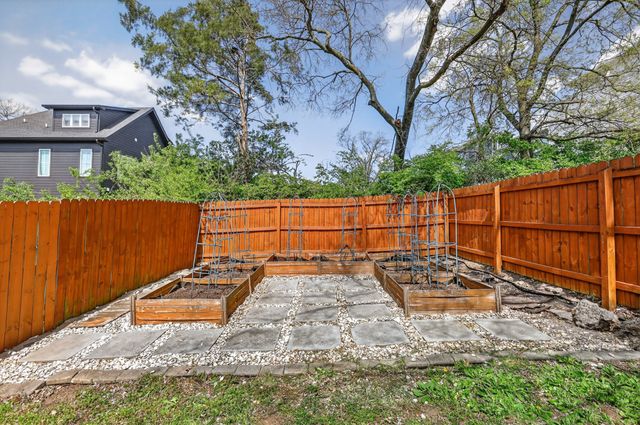 927B Thomas Ave, Nashville, TN 37216