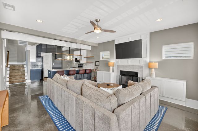 927B Thomas Ave, Nashville, TN 37216