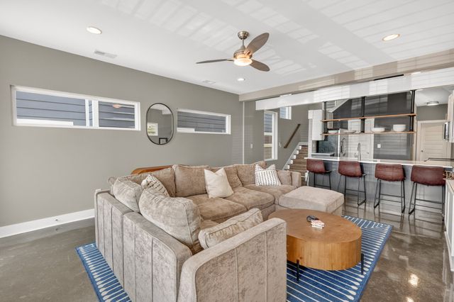 927B Thomas Ave, Nashville, TN 37216