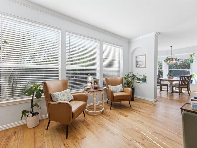 933 Oatlands Place, Burleson, TX 76028