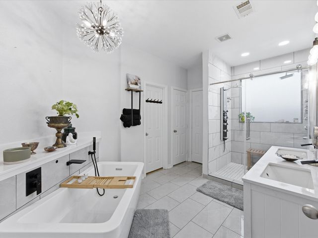 933 Oatlands Place, Burleson, TX 76028