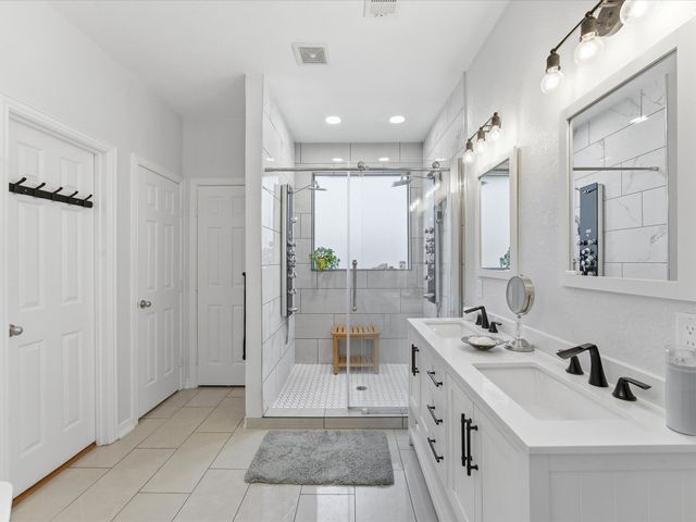 933 Oatlands Place, Burleson, TX 76028