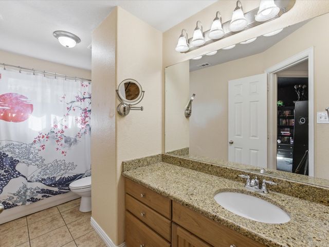 933 Oatlands Place, Burleson, TX 76028