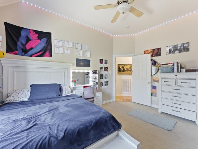 933 Oatlands Place, Burleson, TX 76028