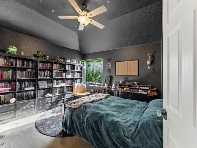 933 Oatlands Place, Burleson, TX 76028