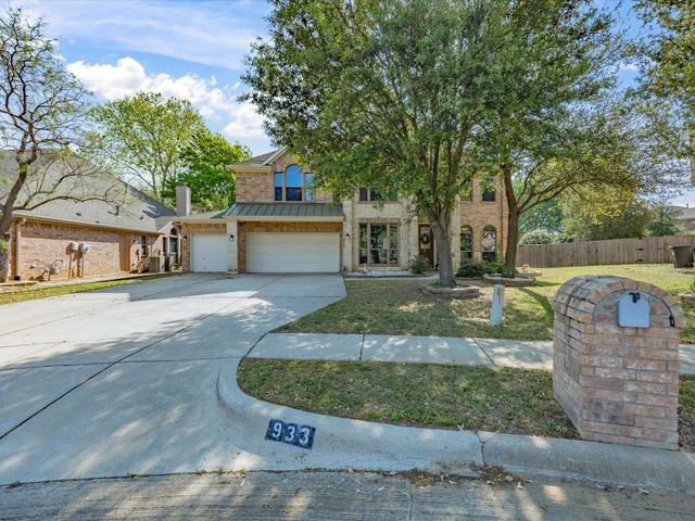 933 Oatlands Place, Burleson, TX 76028