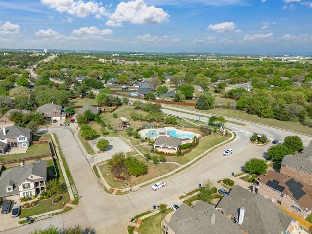 933 Oatlands Place, Burleson, TX 76028