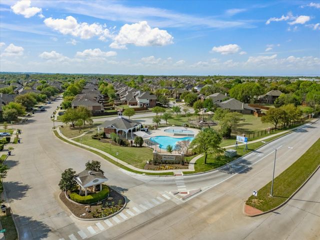 933 Oatlands Place, Burleson, TX 76028