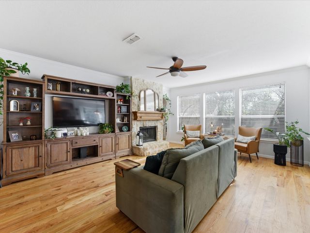 933 Oatlands Place, Burleson, TX 76028