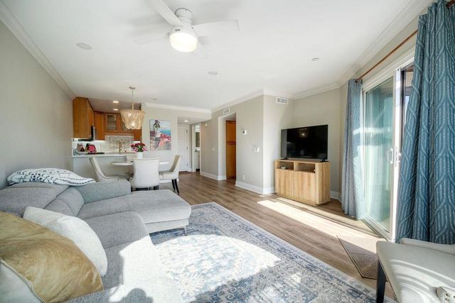 7509 Draper Ave, La Jolla, CA 92037