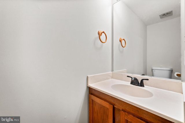 13562 HIGHLAND MEWS CT, Herndon, VA 20171