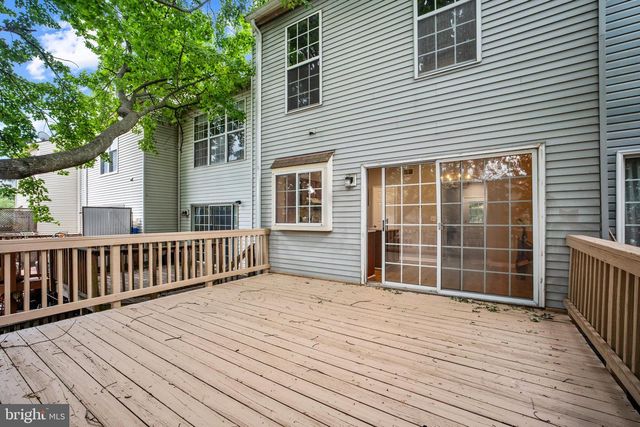 13562 HIGHLAND MEWS CT, Herndon, VA 20171