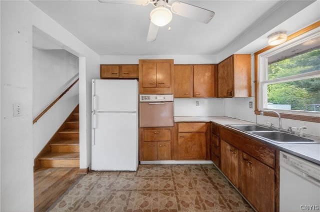 22 Apricot Ln, Clay, NY 13090