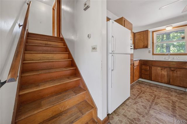 22 Apricot Ln, Clay, NY 13090