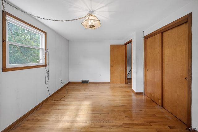 22 Apricot Ln, Clay, NY 13090
