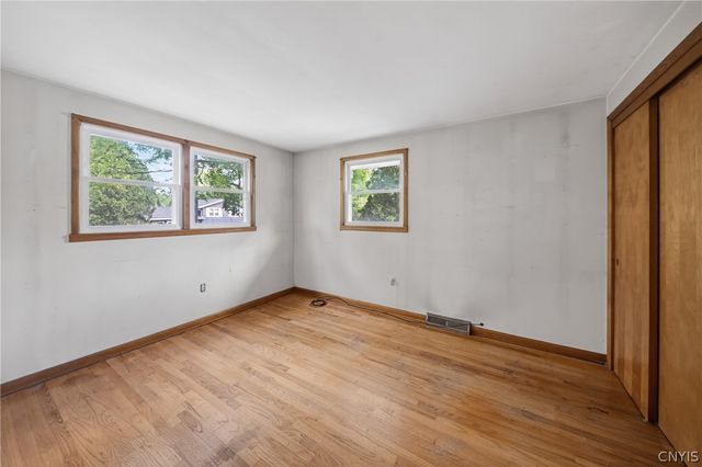 22 Apricot Ln, Clay, NY 13090
