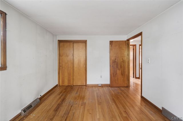 22 Apricot Ln, Clay, NY 13090