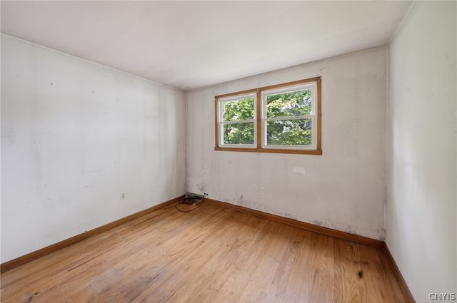 22 Apricot Ln, Clay, NY 13090