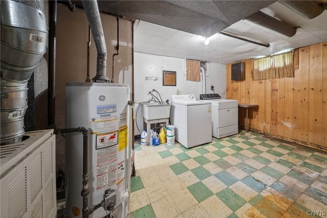 22 Apricot Ln, Clay, NY 13090