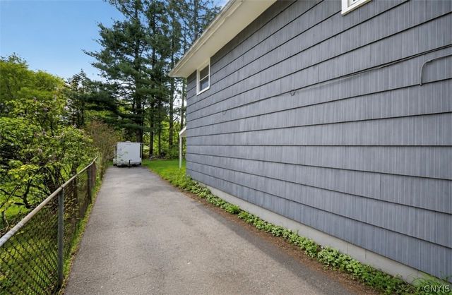 22 Apricot Ln, Clay, NY 13090