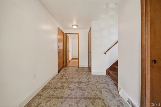 22 Apricot Ln, Clay, NY 13090
