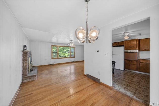 22 Apricot Ln, Clay, NY 13090