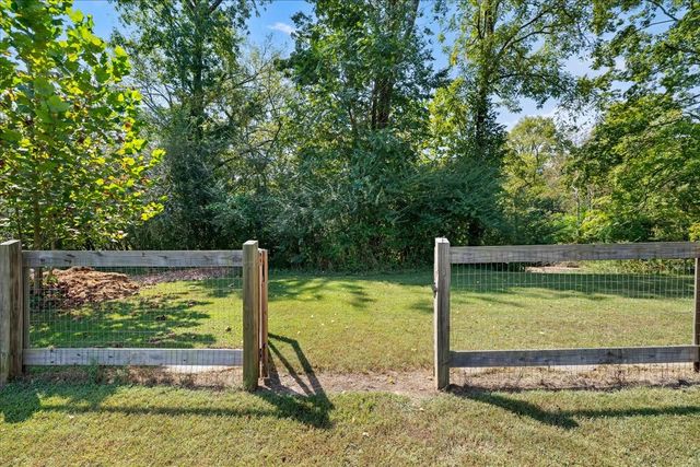 3011 Tyree Springs Rd, Hendersonville, TN 37075