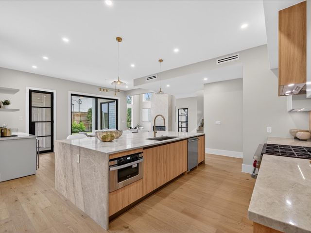 2808 Quenby Avenue, West University Place, TX 77005