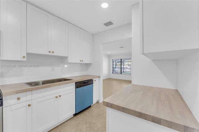 5208 NE 5th Ave 0, Oakland Park, FL 33334