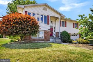 415 PAWNEE DR, Mechanicsburg, PA 17050