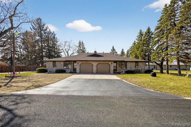 600 Thomas Street, Hemlock, MI 48626