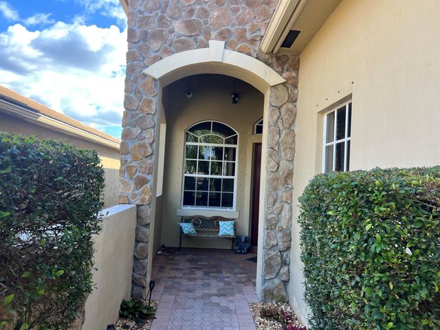 9534 Osprey Isles Boulevard, Palm Beach Gardens, FL 33412