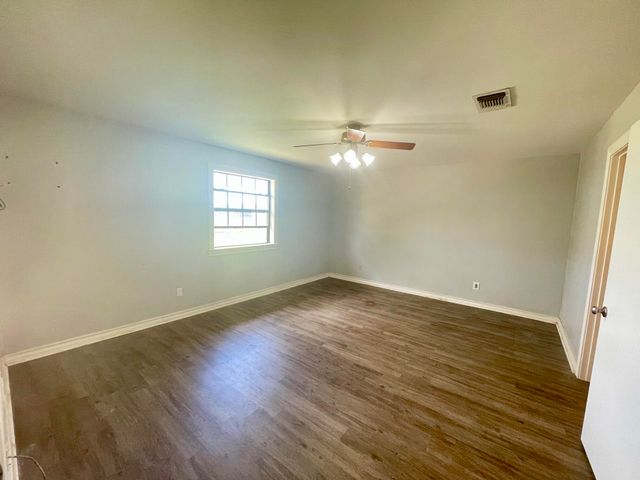 2253 E Valley Drive, San Angelo, TX 76905