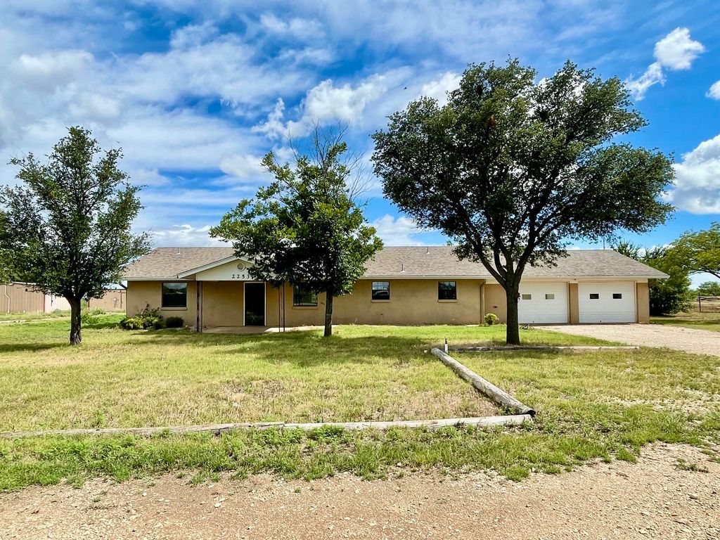 Image 1 of property listing at 2253 E Valley Drive, San Angelo, TX 76905