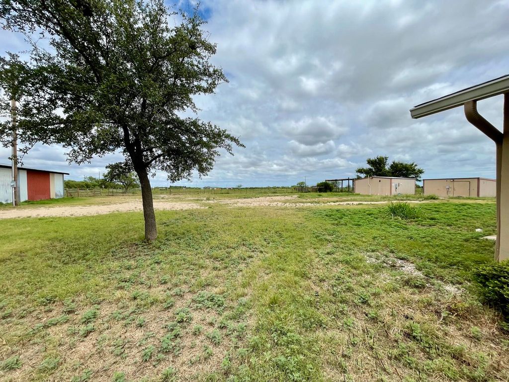 Image 15 of property listing at 2253 E Valley Drive, San Angelo, TX 76905