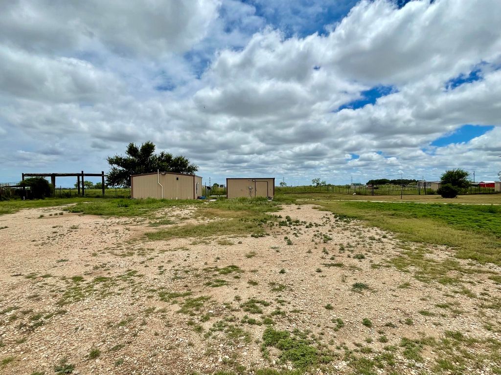 Image 16 of property listing at 2253 E Valley Drive, San Angelo, TX 76905