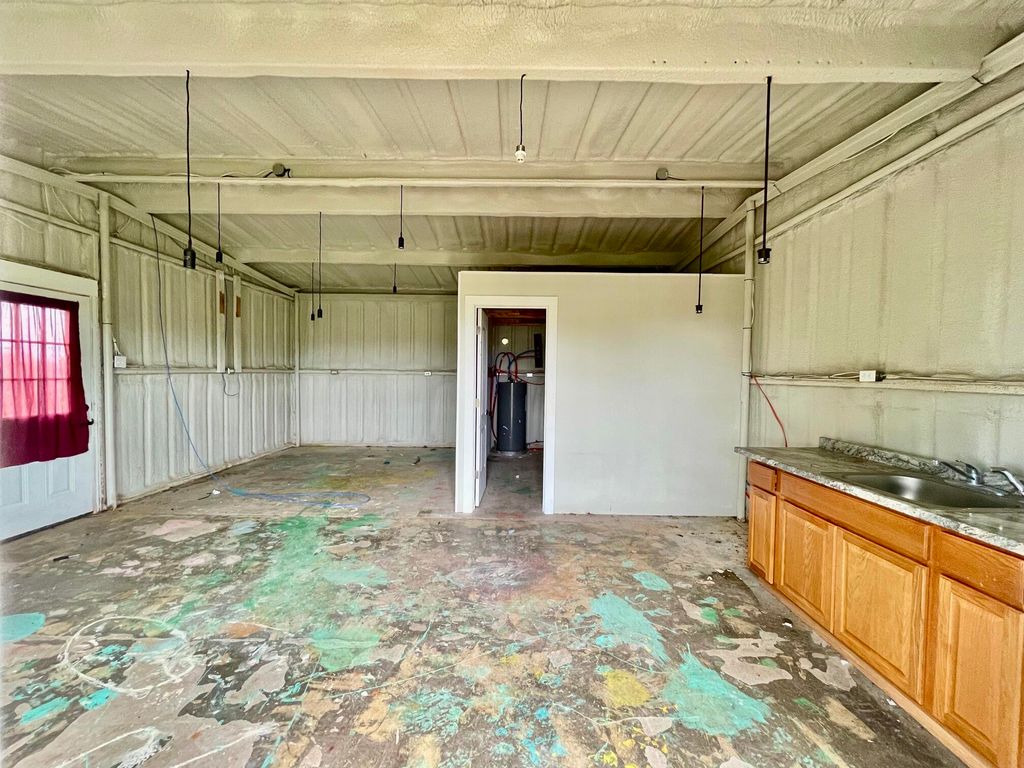 Image 20 of property listing at 2253 E Valley Drive, San Angelo, TX 76905
