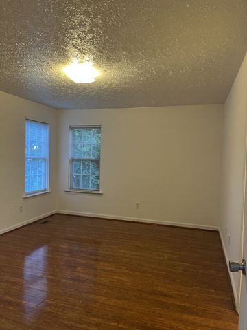2047 Horncastle Dr, Murfreesboro, TN 37130