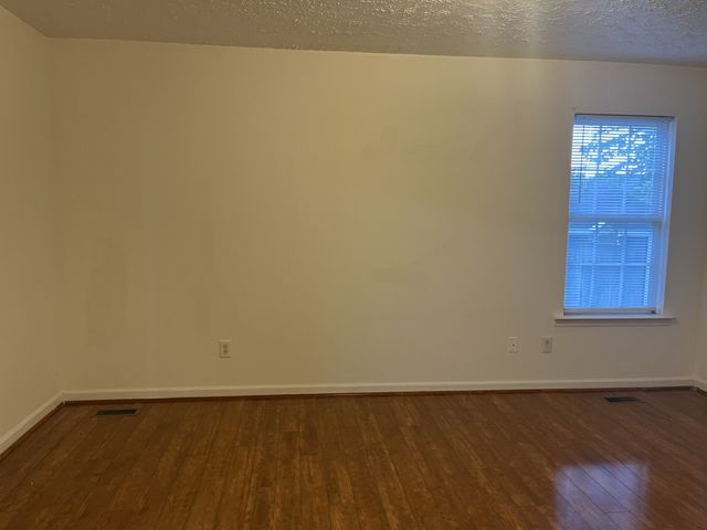 2047 Horncastle Dr, Murfreesboro, TN 37130