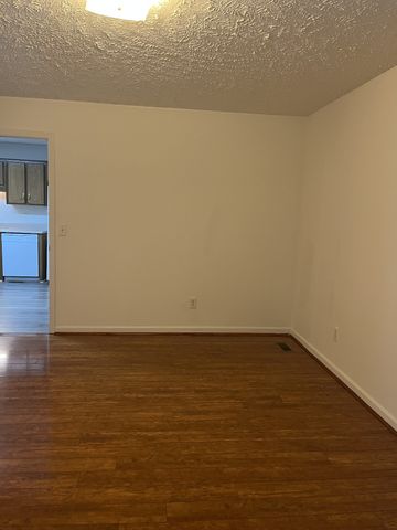 2047 Horncastle Dr, Murfreesboro, TN 37130